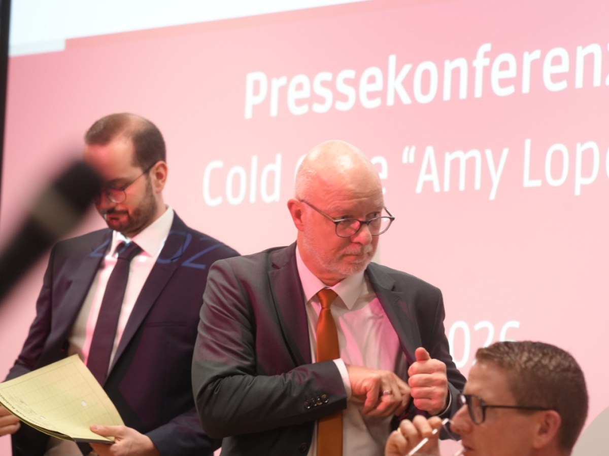 befriedigung des geschlechtstriebs Fast 10 Prozent der Frauen masturbieren während der Arbeitszeit main image 0