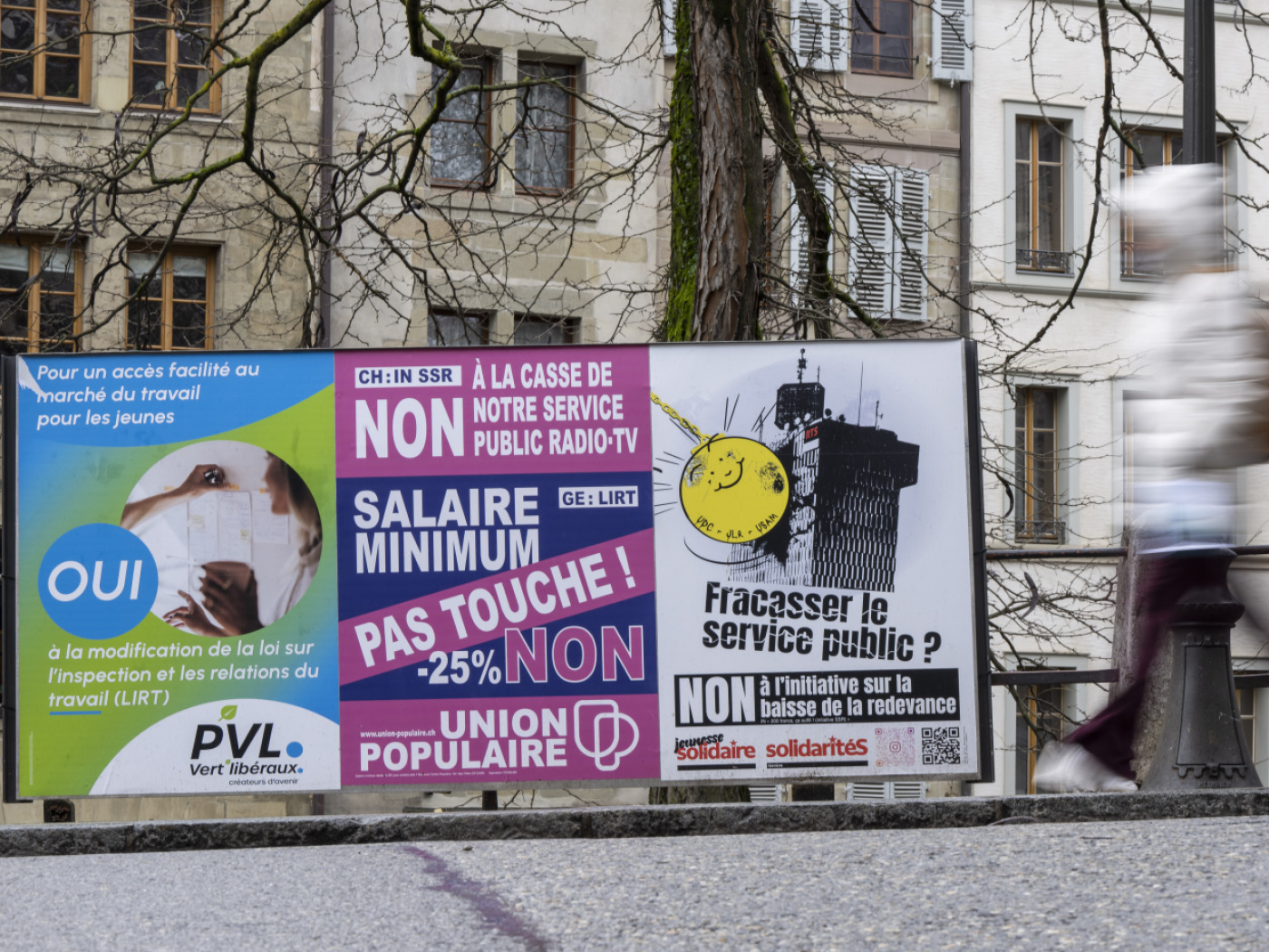 poster pro e contro i temi in votazione