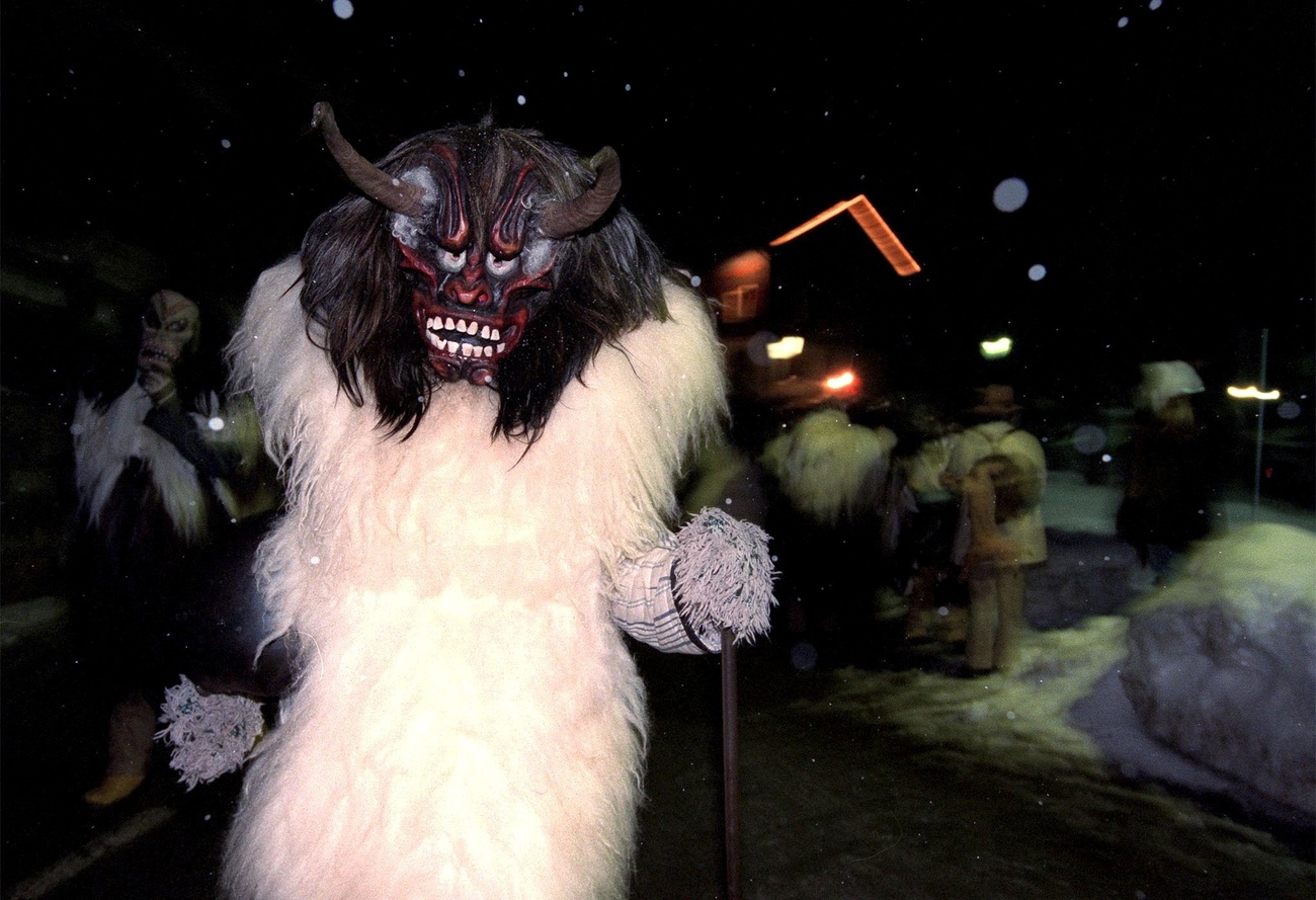 Persona travestita da mostro