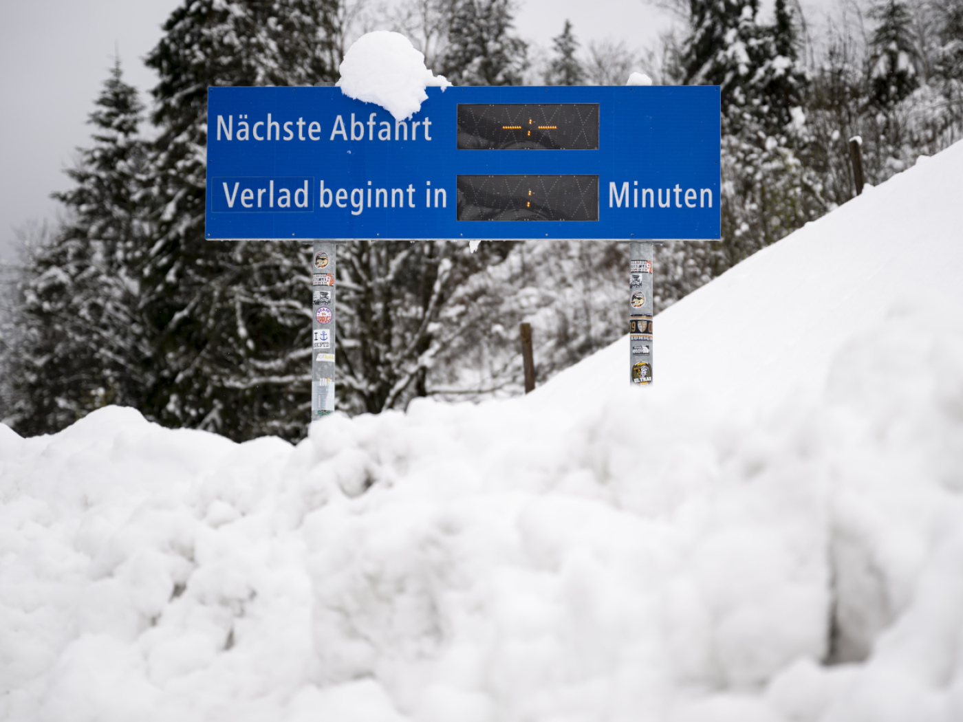 cartello che indica la direzione per goppenstein