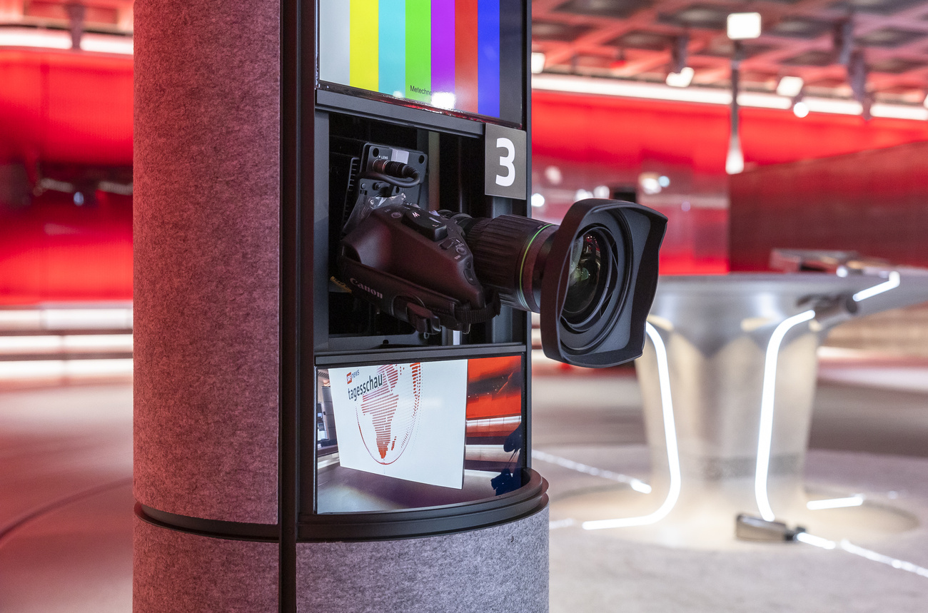 In uno studio TV della Radiotelevisione svizzera di lingua tedesca SRF.