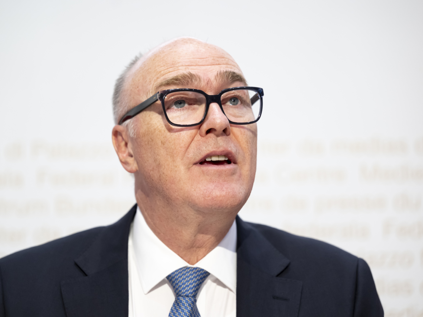 Pfister has to explain Swiss mini-military spending in Munich