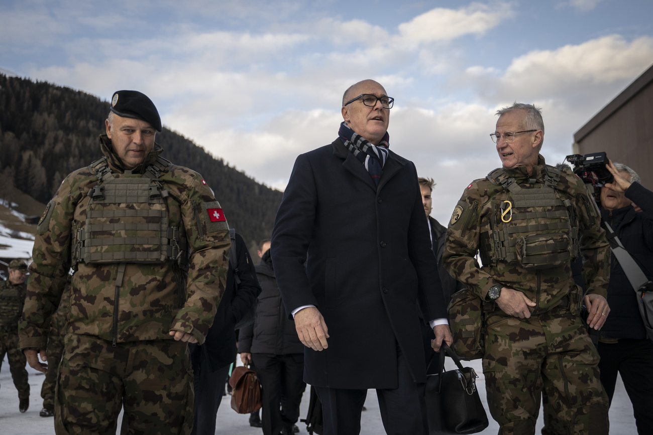 Before the start of the WEF, Defence Minister Martin Pfister visited the armed forces stationed in Davos.