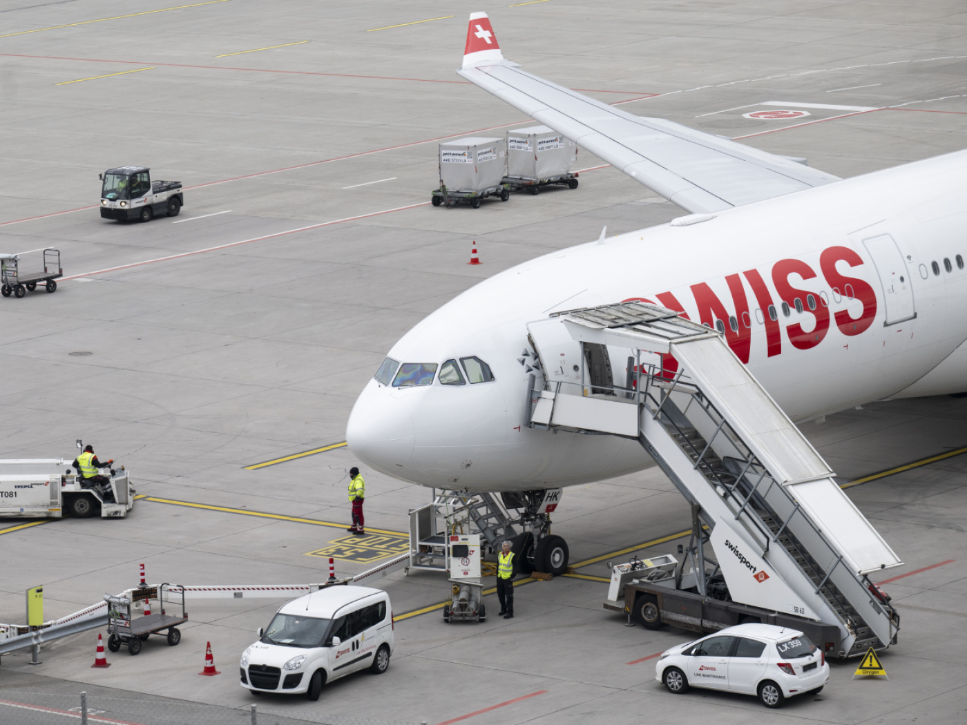 SWISS cancels flights to Tel Aviv and Dubai