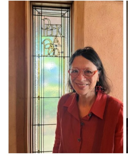 eine Frau mit roter Brille