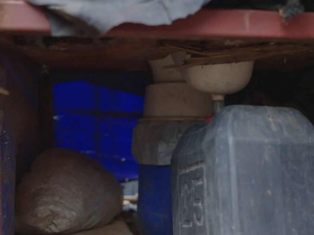 Die Ausscheidungen werden in Kanistern aufgefangen, kompostiert und später als Dünger verwendet.