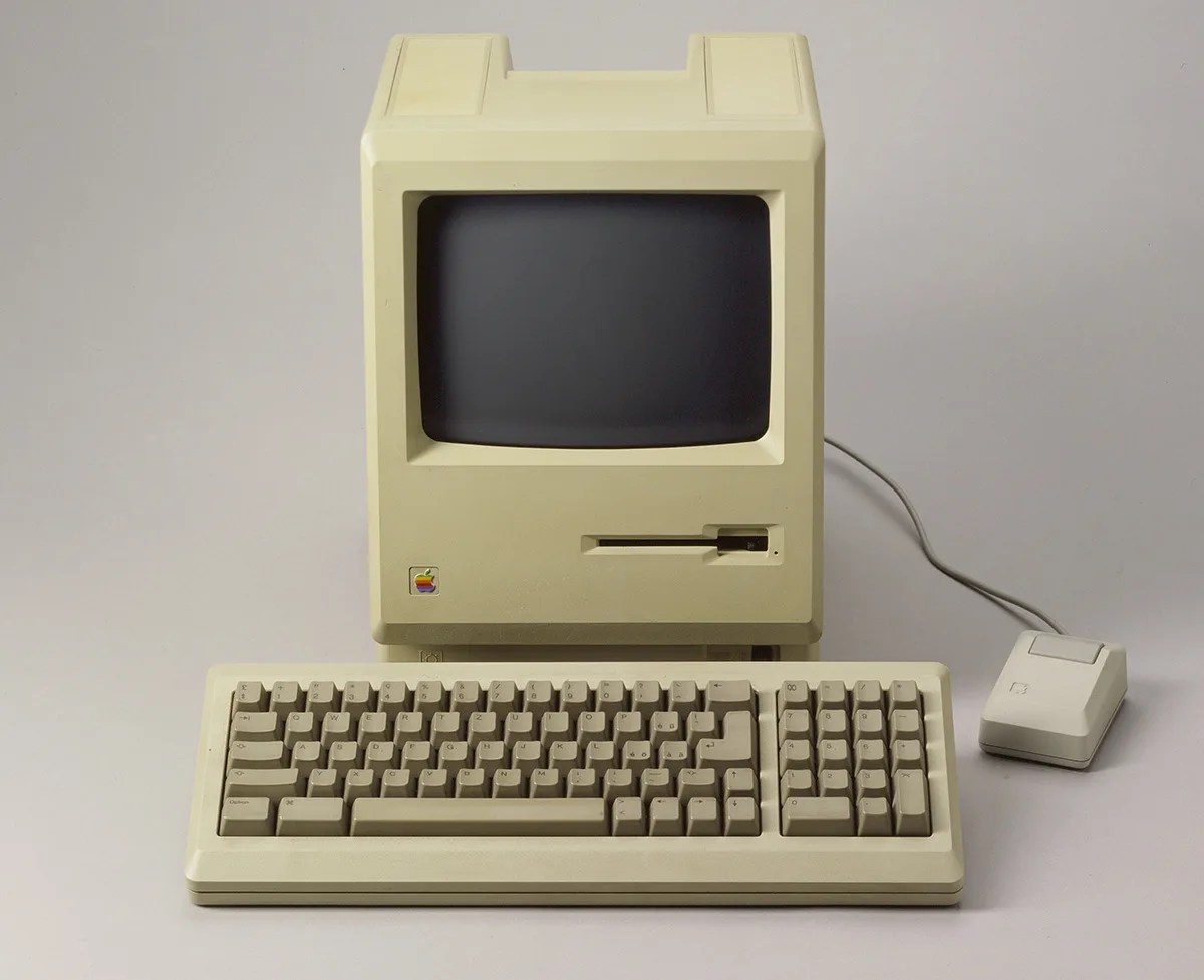 Ordinateur Apple du début des années 1990