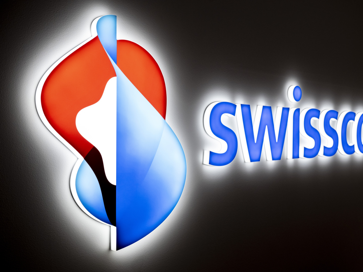 Swisscom profit shrinks due to integration of Vodafone Italia