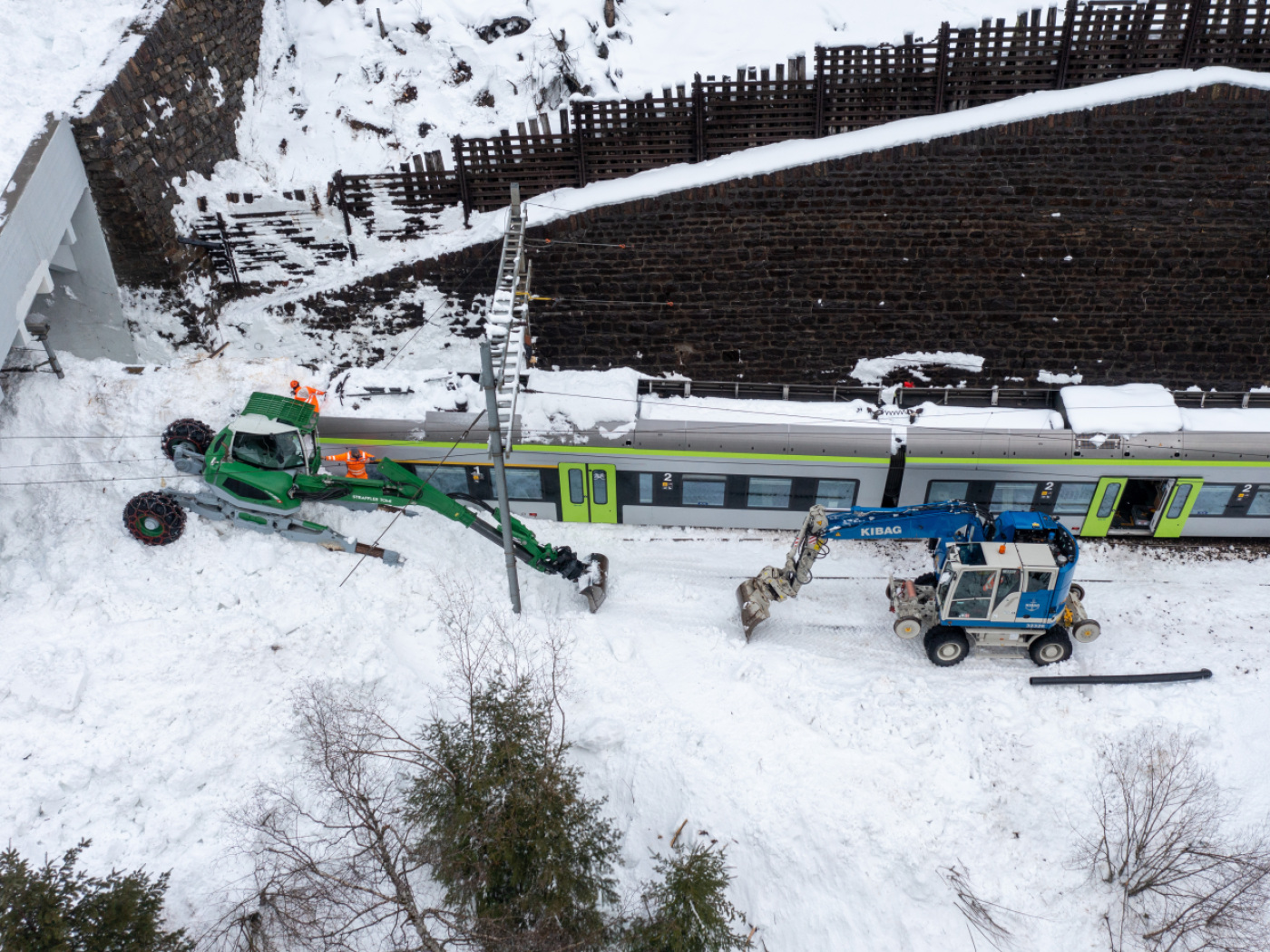 Salvage begins of Swiss train derailed by avalanche