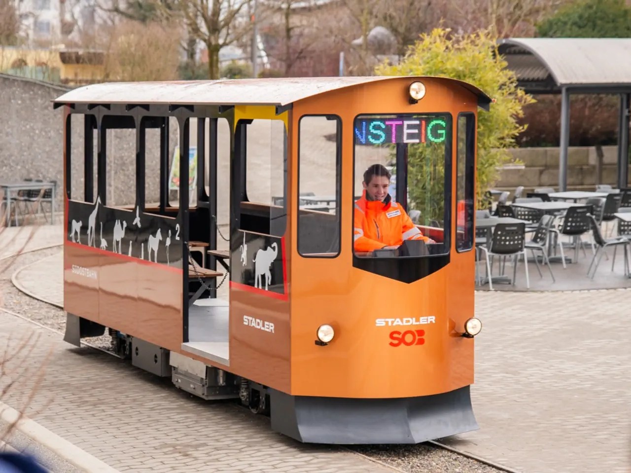 Apprentices build electric tram for Knie's Children's Zoo in Rapperswil