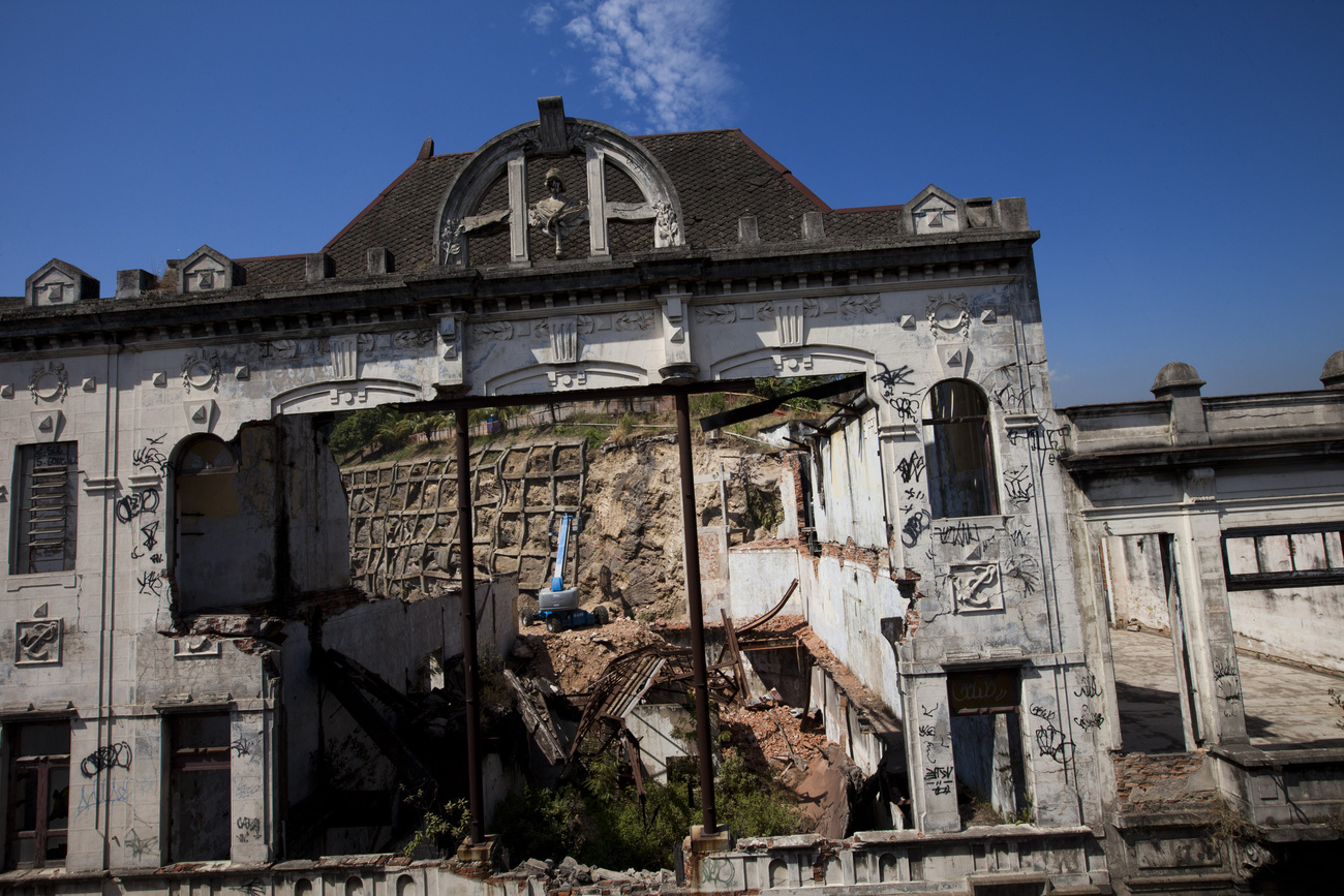 Armazém portuário centenário em obras no Rio de Janeiro, Brasil. Obras na região portuária do Rio revelaram, em 2012, o porto de Valongo, que foi o porto de comércio de escravizados mais movimentado do mundo.