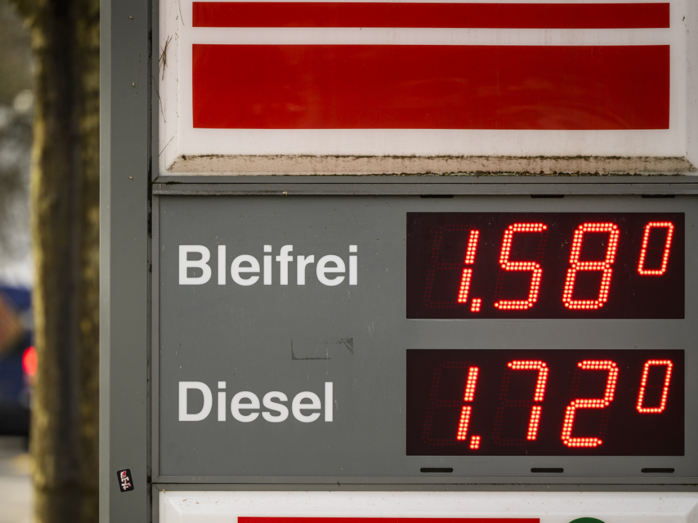 swissinfo.ch - swissinfo.ch - Diesel prices jump in Switzerland as Middle East conflict shakes energy markets