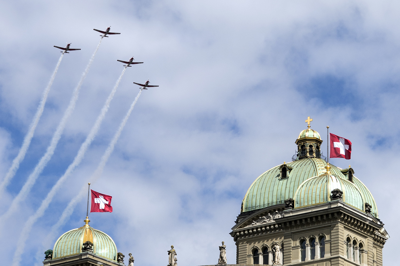sorvolo delle Forze aeree svizzere su Palazzo federale, 2016