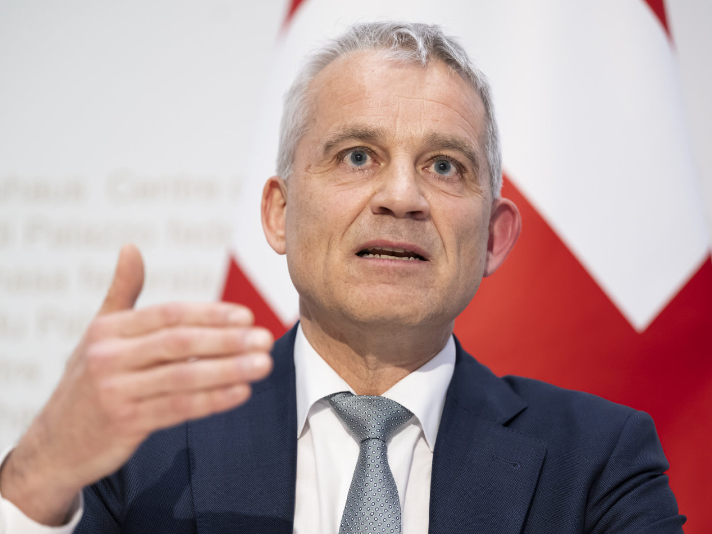 Federal Council warns against "No 10 million Swiss" initiative
