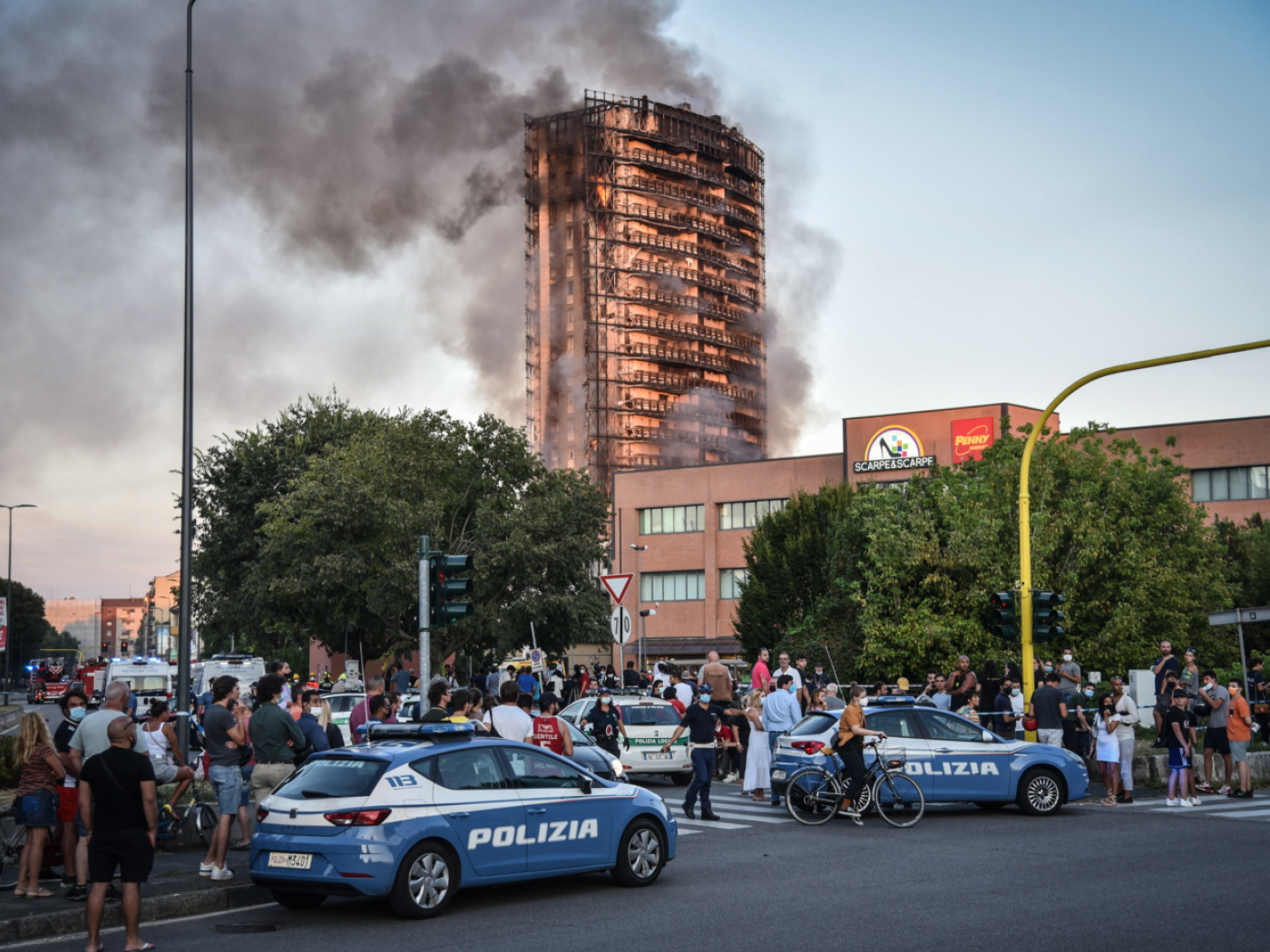 torre dei moro in fumo