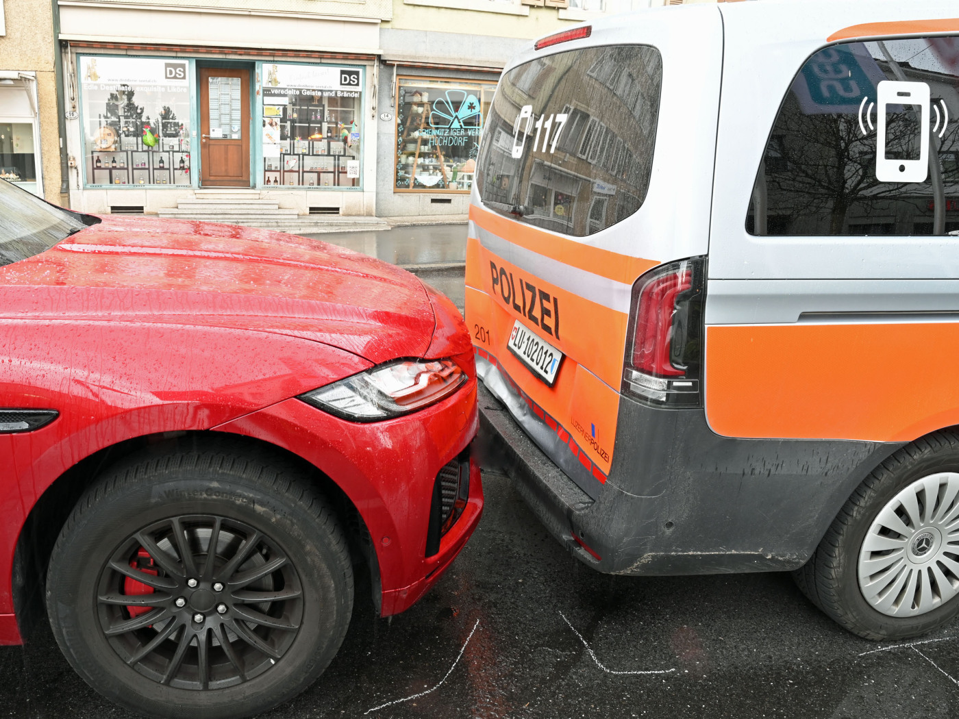 Drugged driver crashes into police car in Hochdorf