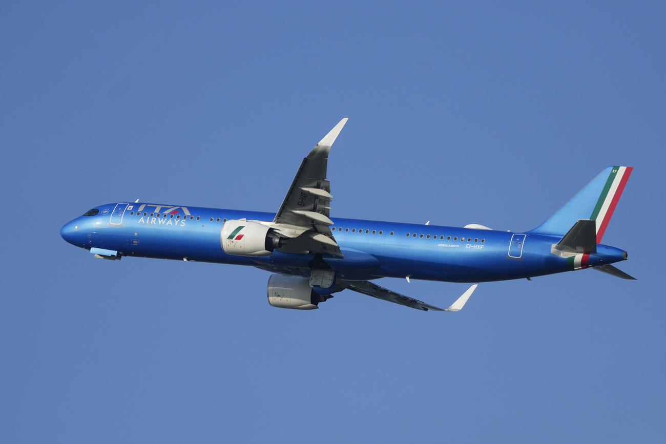 Un aereo di Ita in volo.