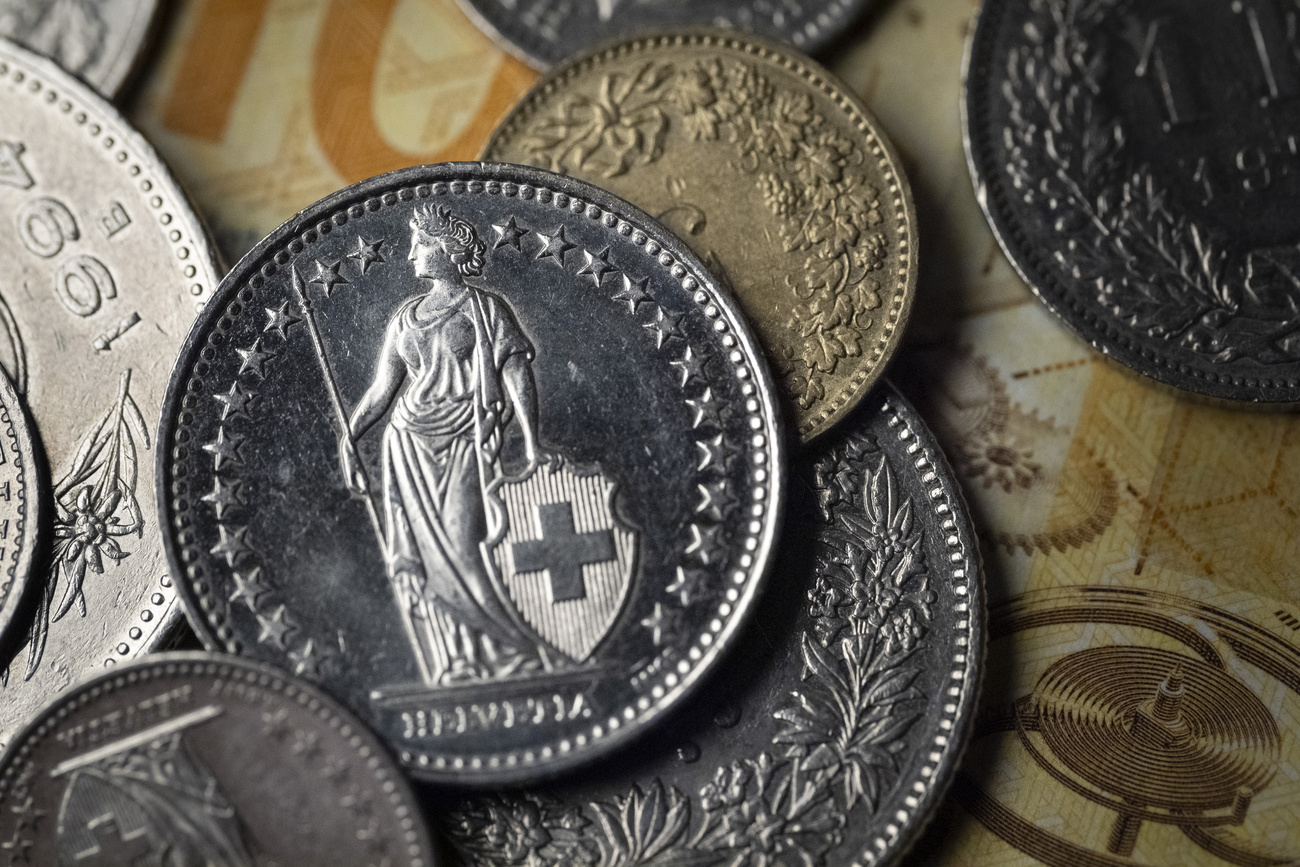 foto monete e banconote svizzere