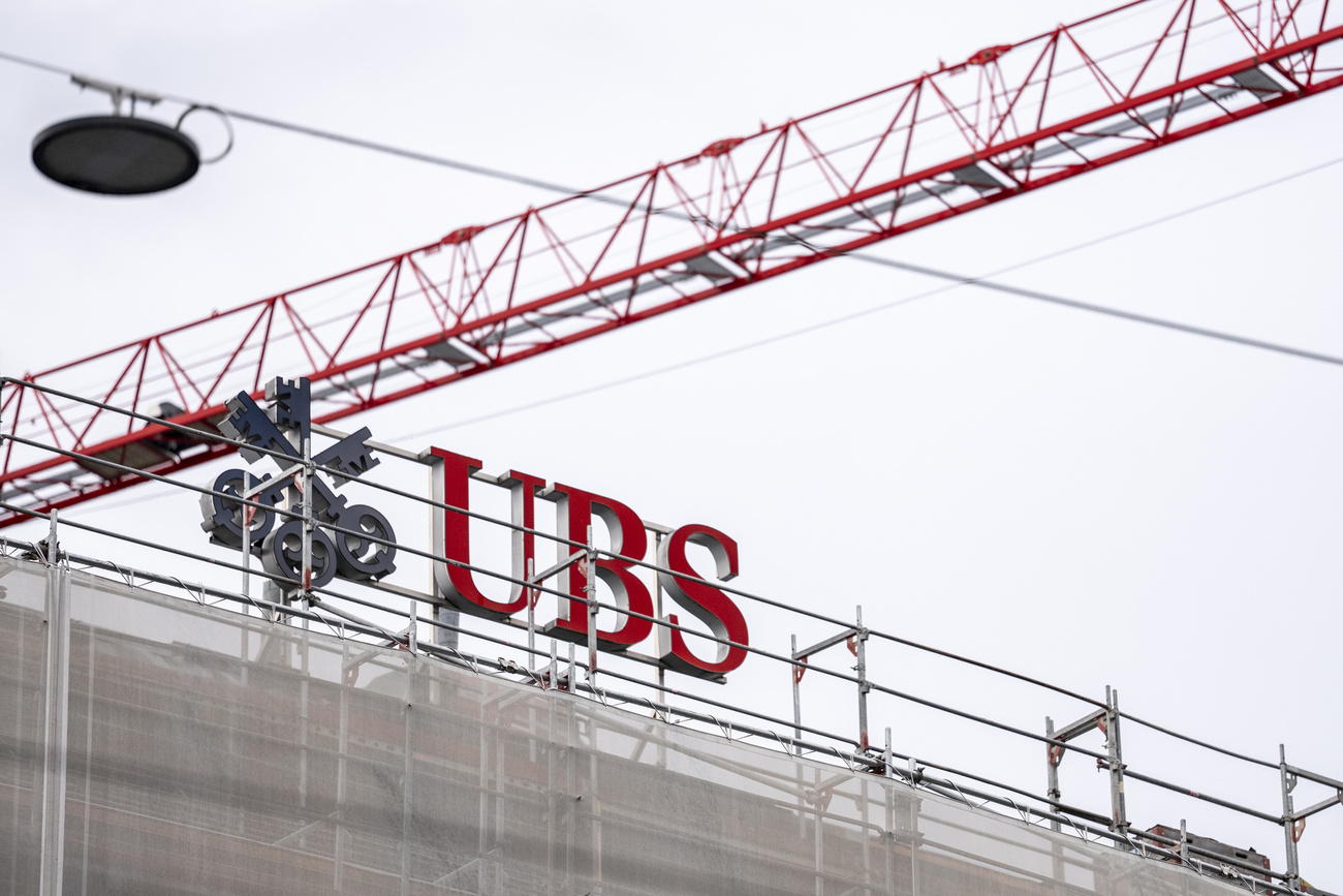 Swiss lawmakers signal compromise on UBS capital requirements