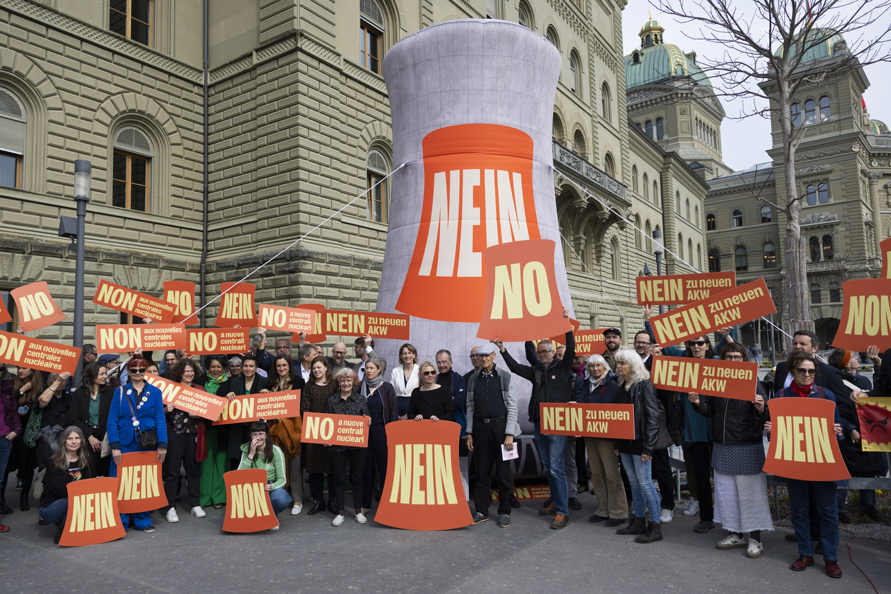 Protesta contro l'energia atomica a berna