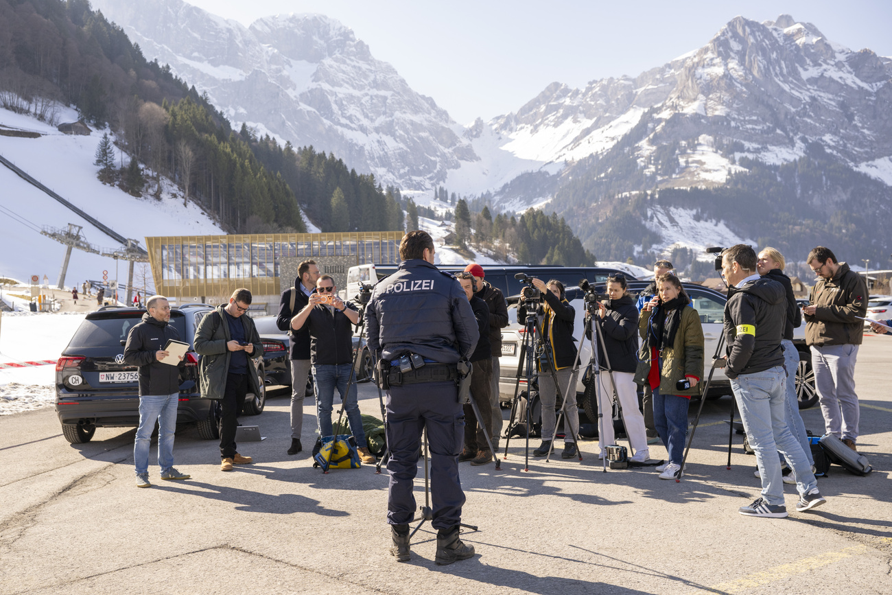 По словам этого эксперта, причиной нынешнего несчастья могли стать как технические неполадки, так и человеческий фактор.