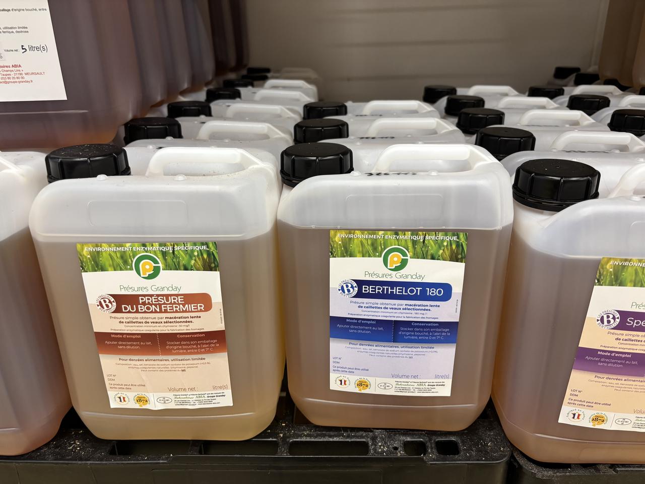 De la présure fabriquée dans les Laboratoires Abia, en France.