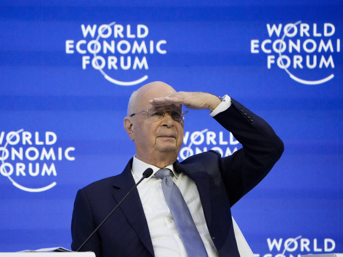 WEF founder Schwab wants to keep the World Economic Forum in Switzerland