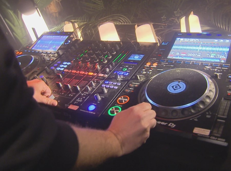 Club-Kenner und -betreiber sind sich einig: Ganz verschwinden werden Clubs mit Musik und tanzenden Menschen nicht.