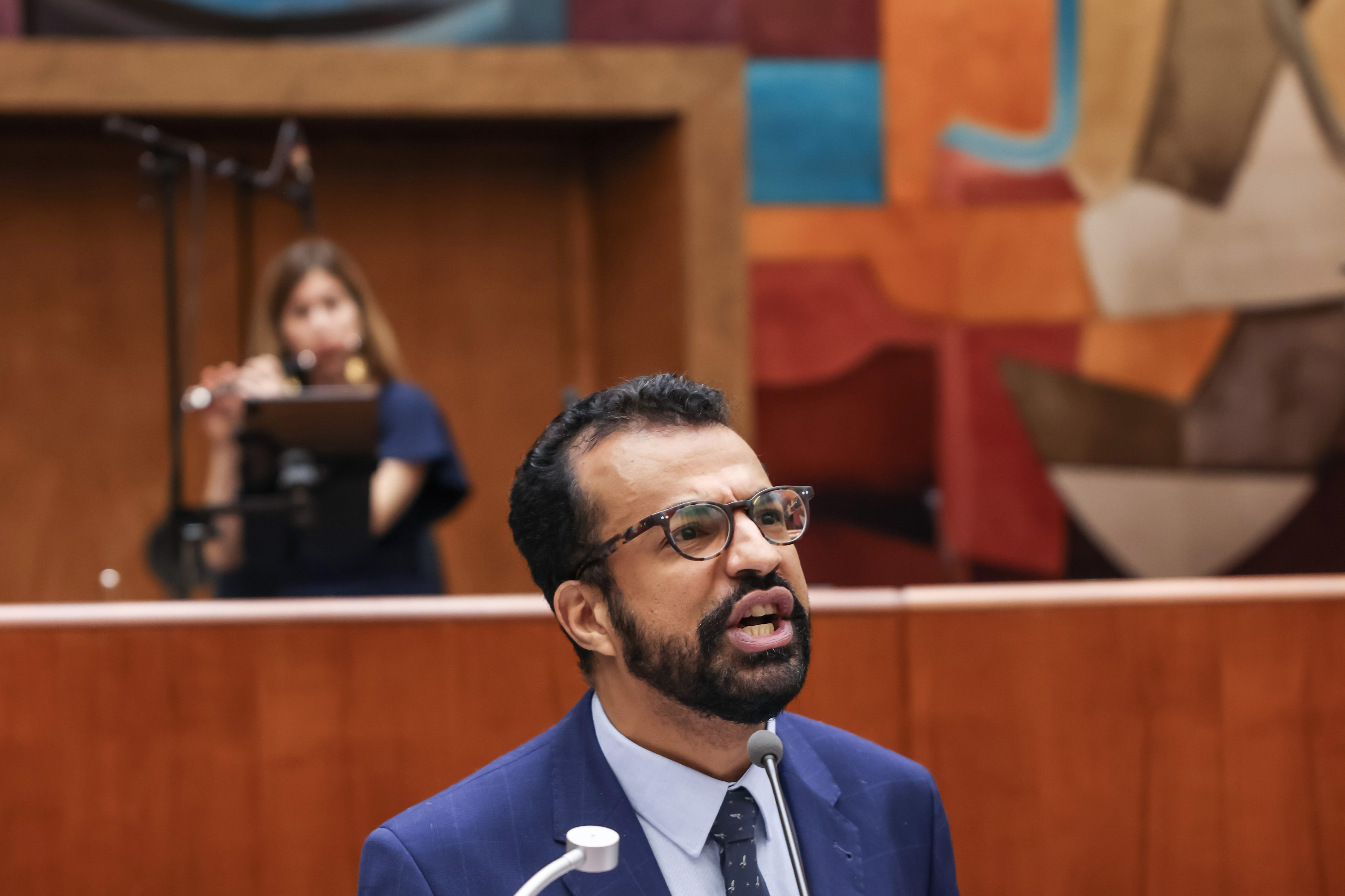 En vertu de… puis l’Empereur Overall Michel de Souza