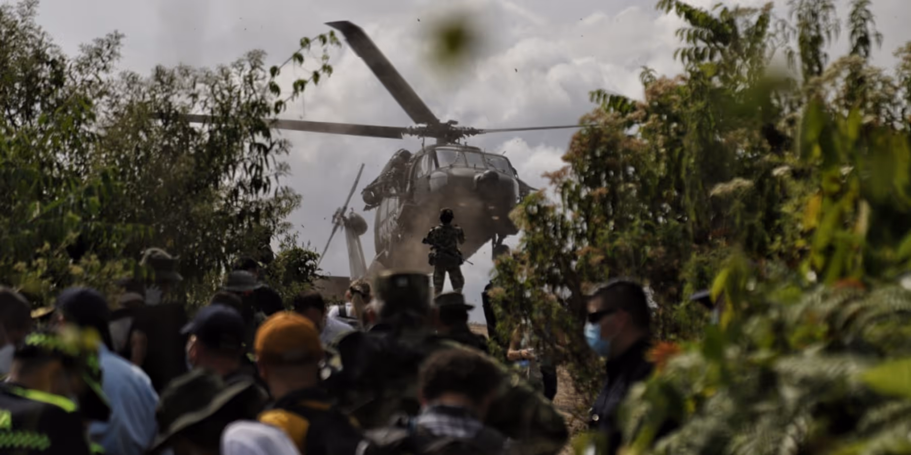 Soldados intervienen en plantaciones de coca en Colombia (imagen de archivo)