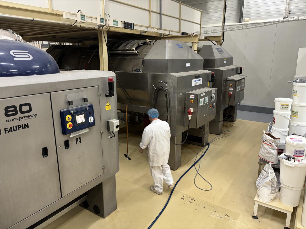 Les cuves des Laboratoires Abia.