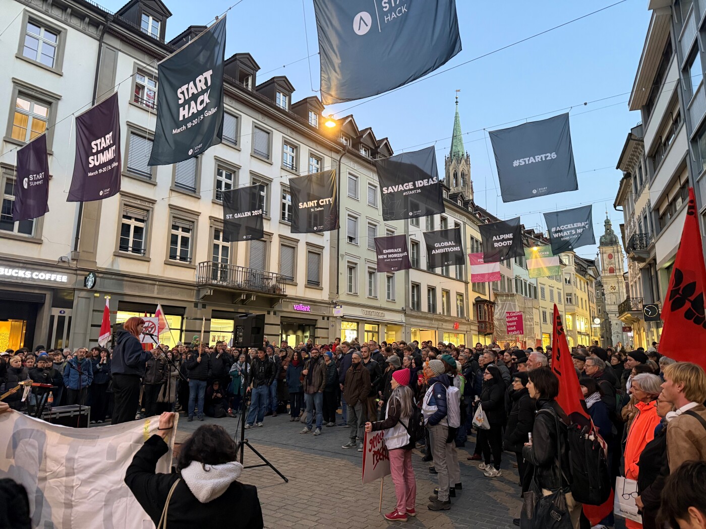 250 Menschen demonstrieren in St. Gallen gegen Rechtsextremismus