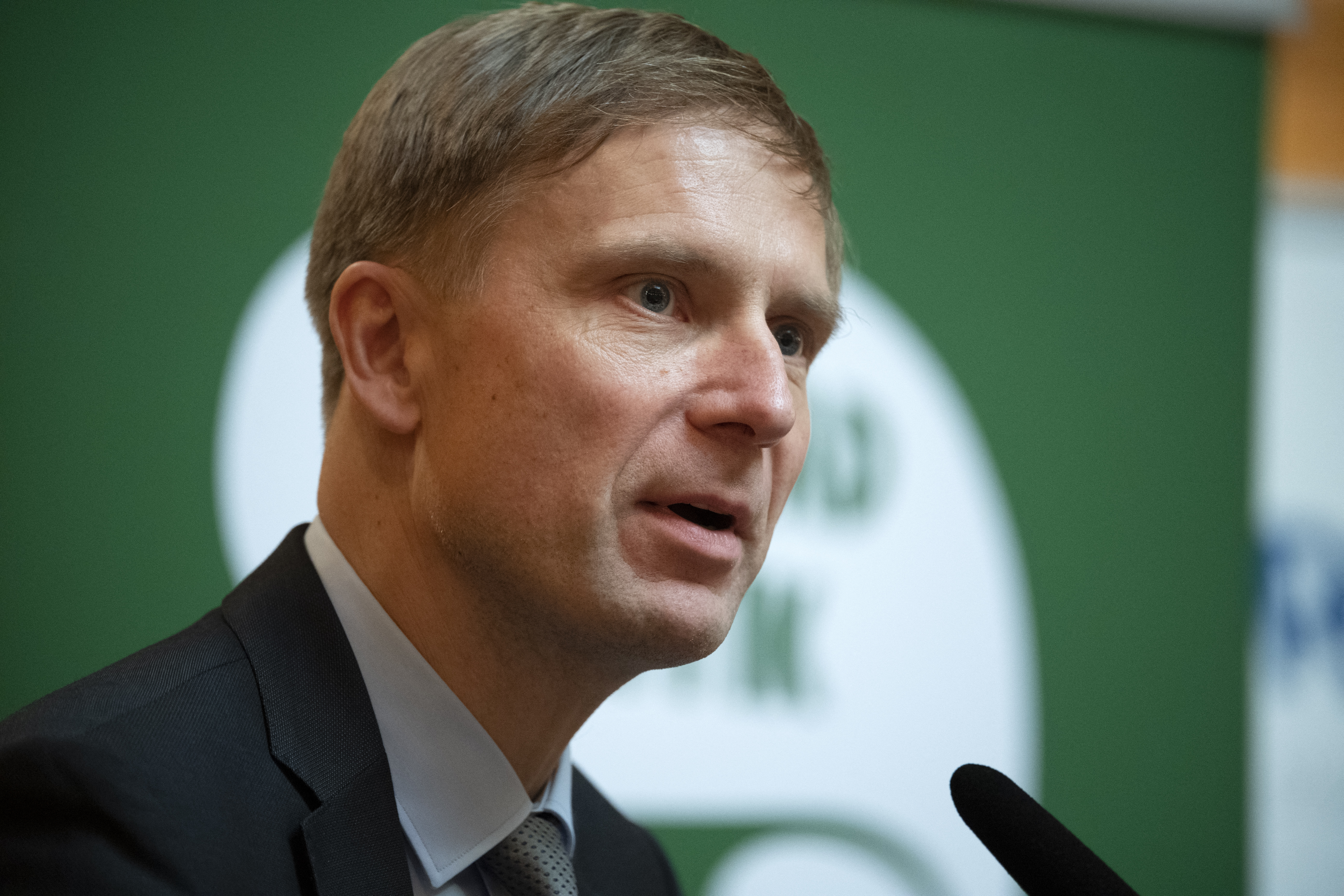 Estonian parliamentarian Eerik-Niiles Kross tabled a motion for a resolution, aimed at triggering a new inquiry into Switzerland’s decision to release most of the frozen funds.