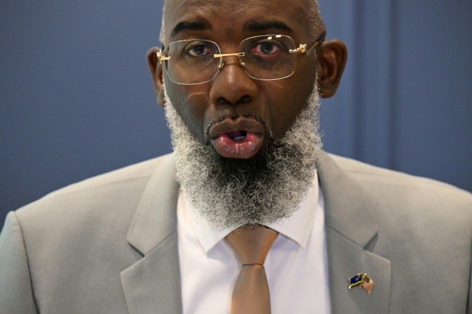 CURAZAO: FUTBOL IMPULSA TURISMO Y EXPECTATIVAS DE REAPERTURA REFINERIA