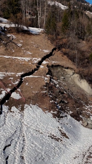 Alpine crack expands: landslide risk for Chippis Alpine crack expands: landslide risk for Chippis
