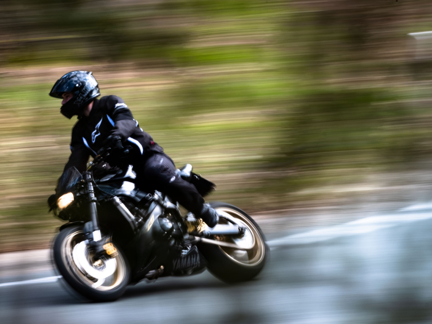 motociclista in moto