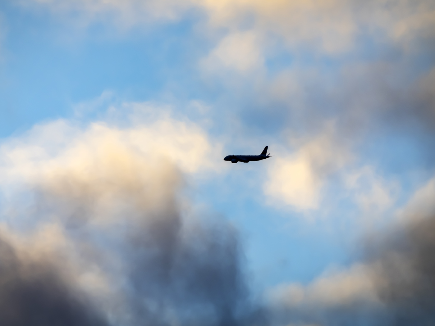 Suspicious smell forces SWISS plane to land in Belgium Suspicious smell forces SWISS plane to land in Belgium