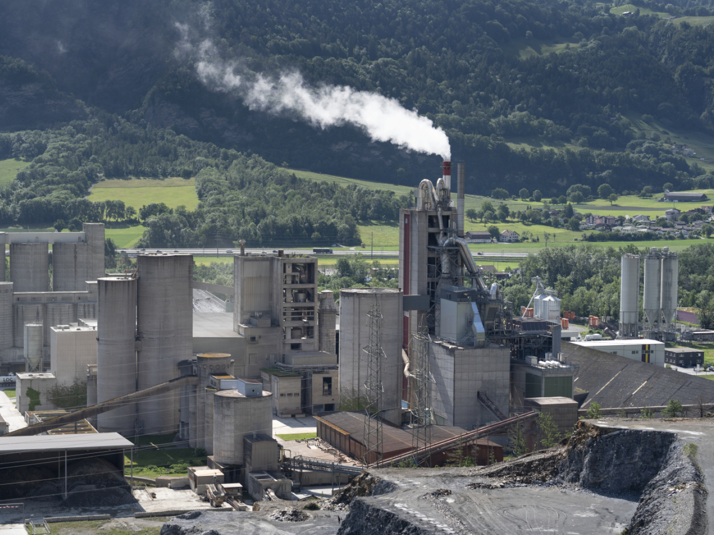 SMI companies emit 663 million tonnes of CO2