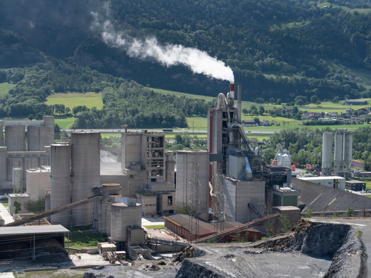 SMI companies emit 663 million tonnes of CO2 SMI companies emit 663 million tonnes of CO2