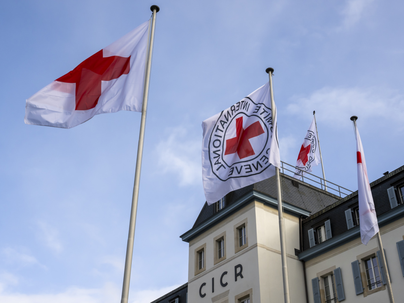 Le CICR distribue ses livraisons de matériel de premiers secours en Iran