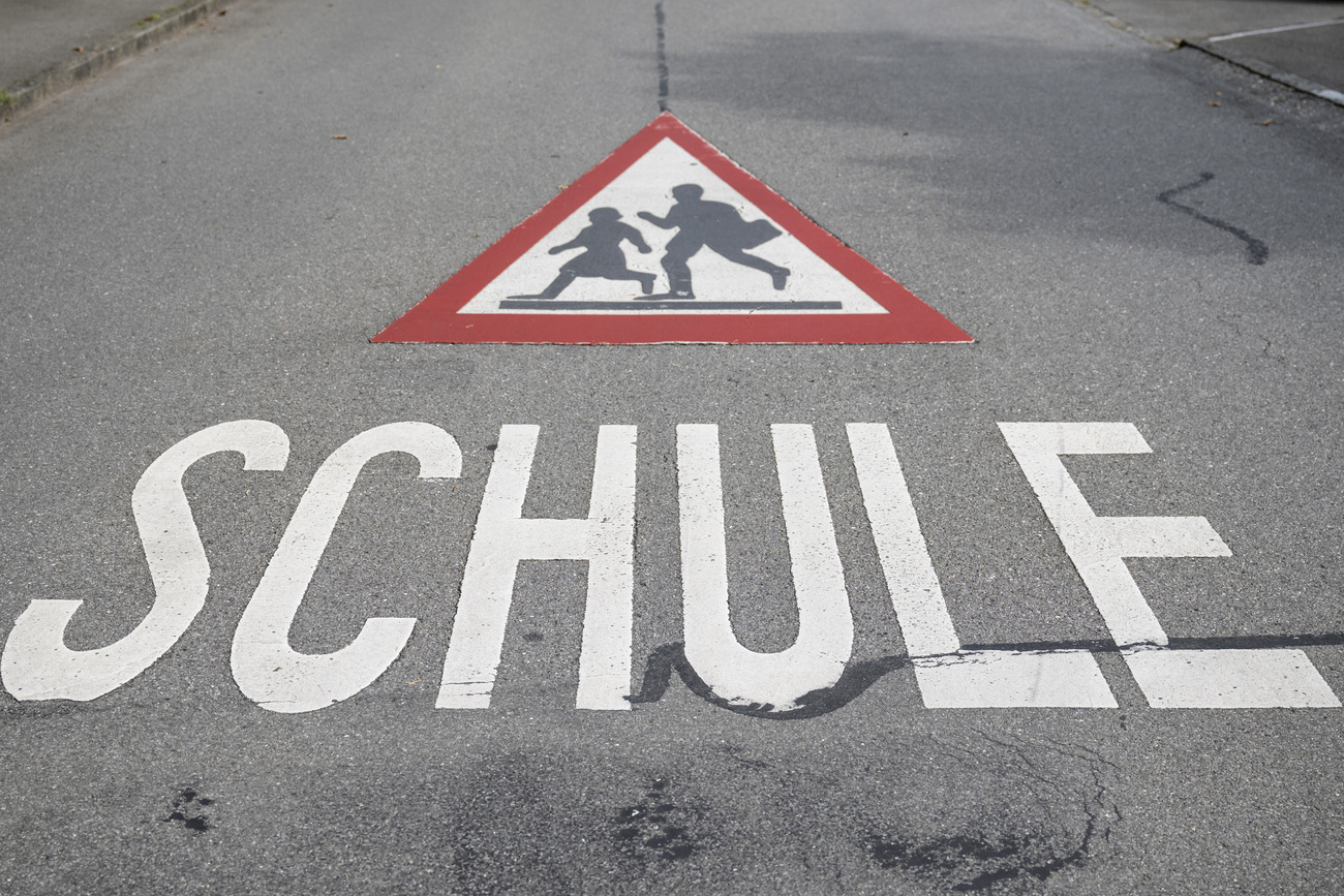 Swiss Teachers’ Association advises against prominent religious symbols Swiss Teachers’ Association advises against prominent religious symbols