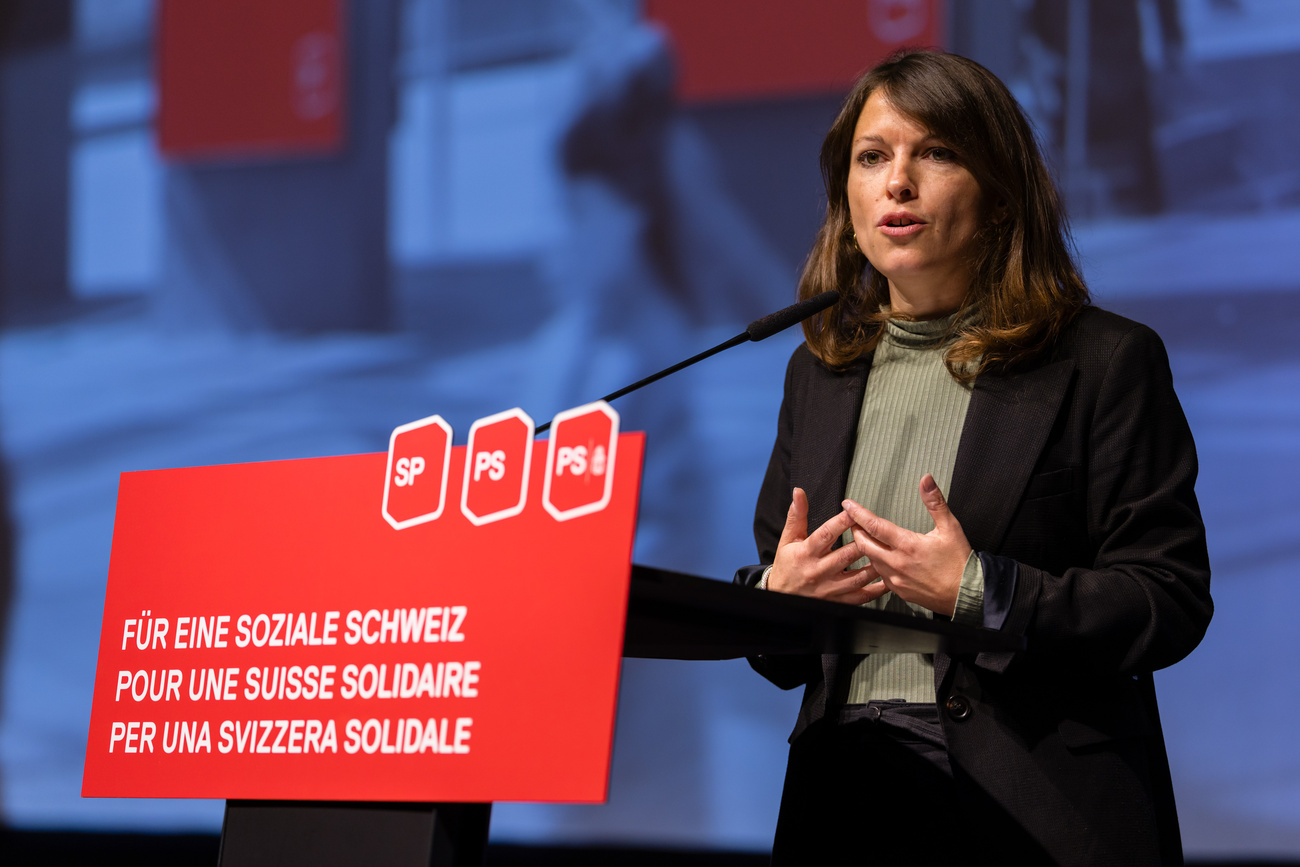 Persona parla durante una conferenza