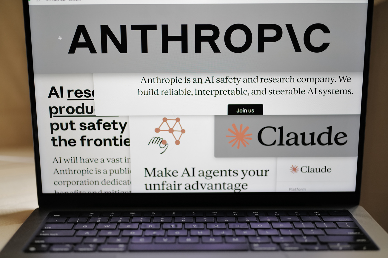 pagina web di Anthropic mostrata su un PC