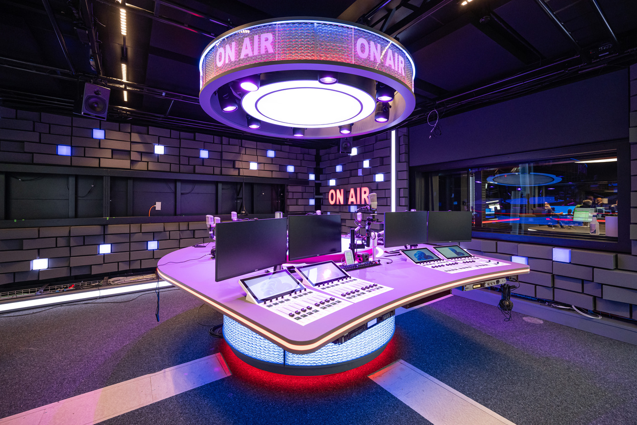 nuovo studio radio comano