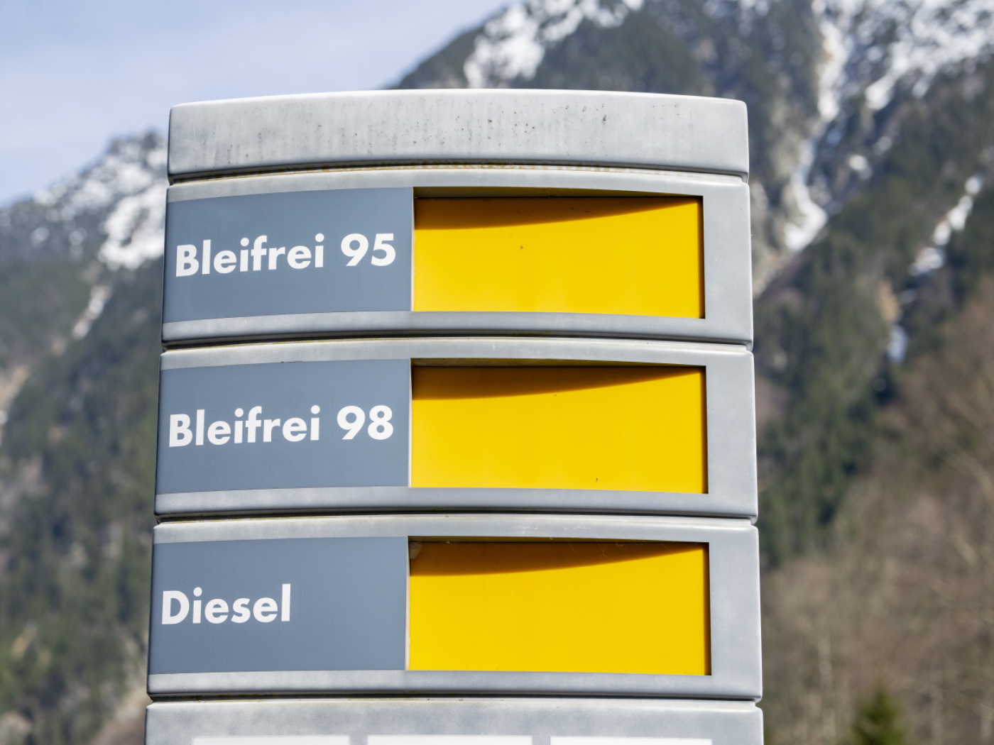 After a month of war, prices in Switzerland have risen by between 10 and 22 per cent