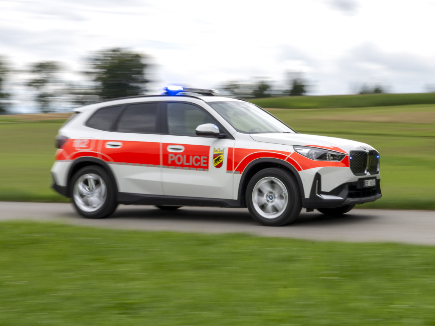 Sumiswald Be: Zwei Personen Nach Zusammenstoss von Auto Und Motorrad Schwer Verletzt, Stand der Dinge — image 2