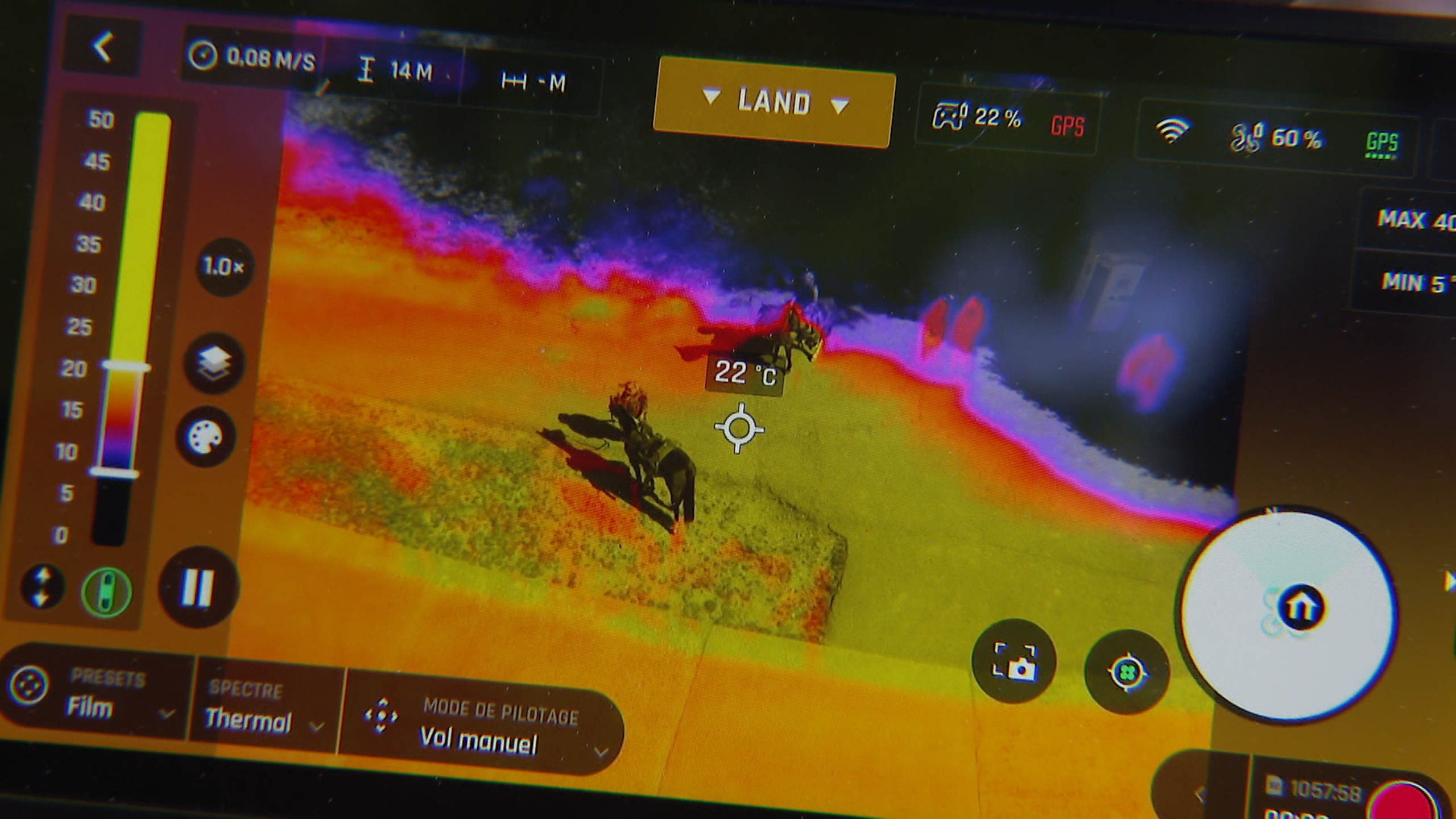 Termocamera con un cavallo al centro dello schermo