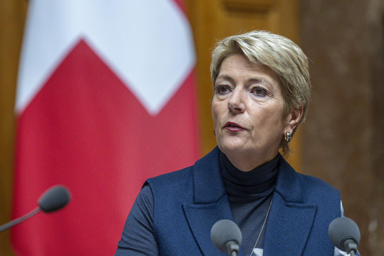 Keller-Sutter wants to test who is responsible for insulting social media posts