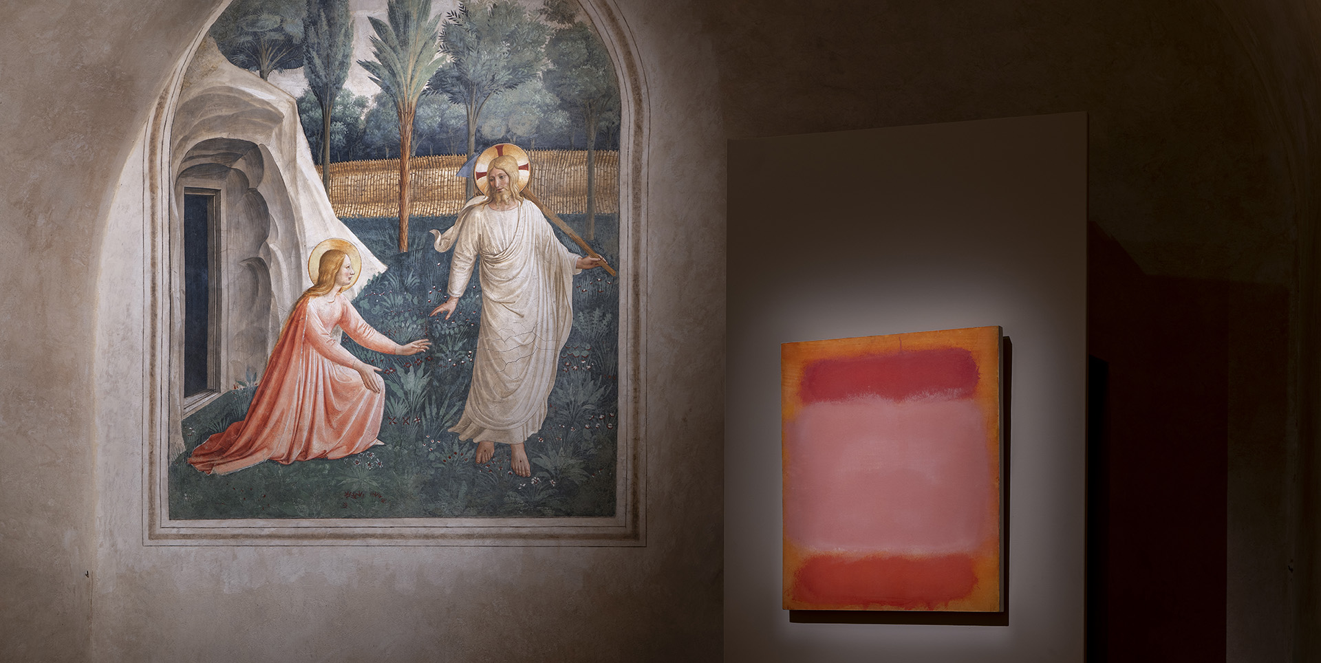 Un'opera di Beato Angelico con un'opera di Mark Rothko.