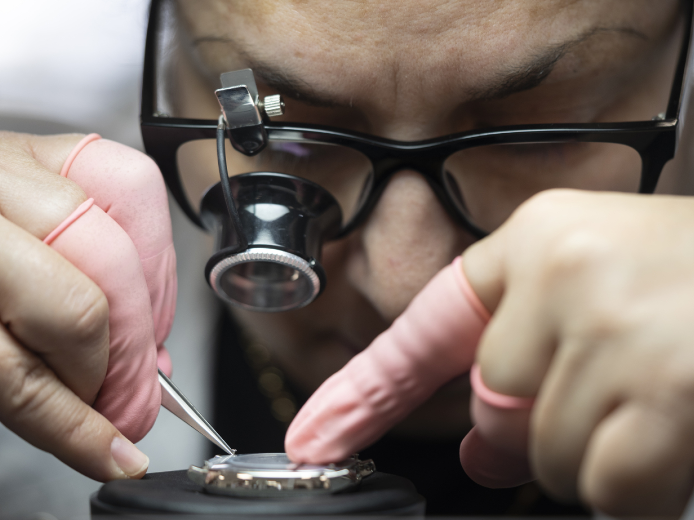 Les exportations de montres suisses fléchissent à nouveau en mars - swissinfo.ch